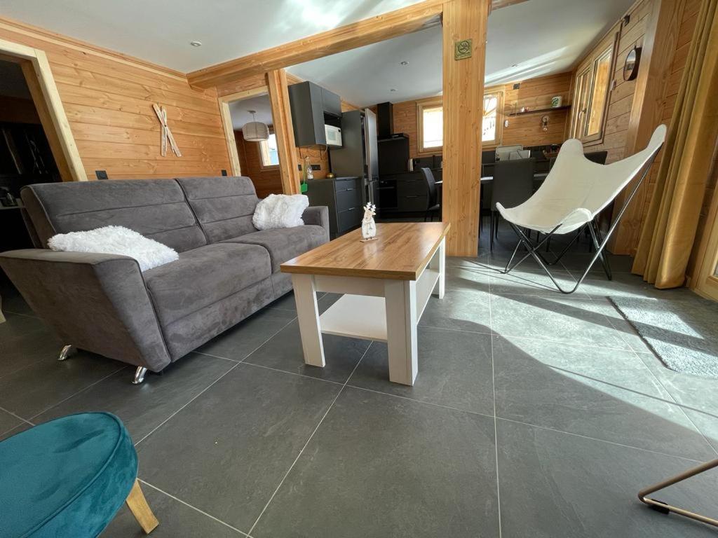 Appartement Lumineux Neuf Dans Bas De Chalet Le Douglas La Joue du Loup Exterior foto