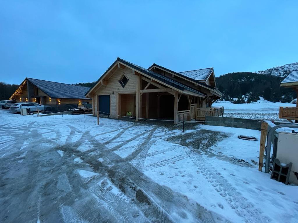 Appartement Lumineux Neuf Dans Bas De Chalet Le Douglas La Joue du Loup Exterior foto